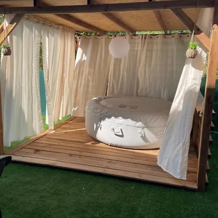 Апартаменты L Escapade Nature Saint-Bres (Gard)