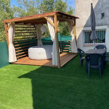 Апартаменты L Escapade Nature Saint-Bres (Gard)